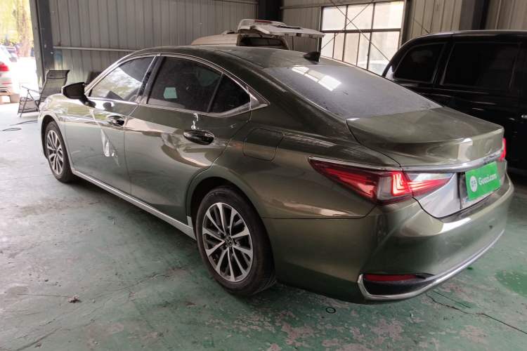 Used Lexus ES 2022 200 Excellence Edition Rear Left 45 Deg