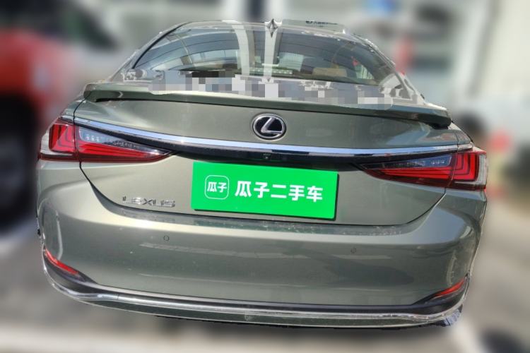 Used Lexus ES 2022 300h Excellence Edition Rear