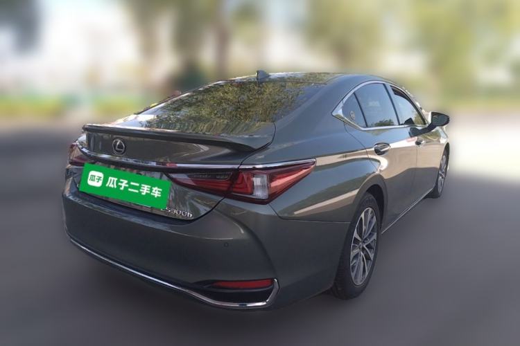 Used Lexus ES 2022 300h Excellence Edition Rear Right 45 Deg