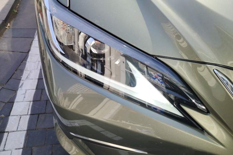Used Lexus ES 2022 300h Excellence Edition Right Front Headlight