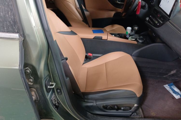 Used Lexus ES 2022 200 Excellence Edition Right Front Seat