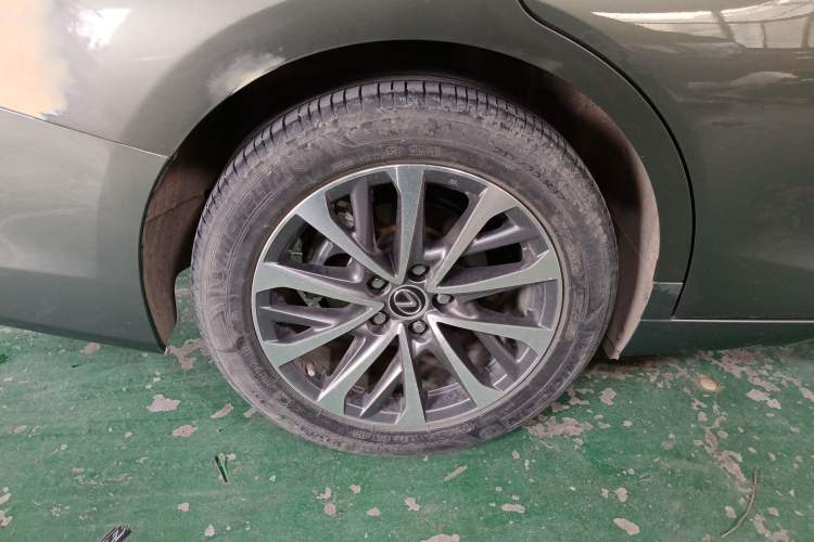 Used Lexus ES 2022 200 Excellence Edition Right Rear Wheel Hub