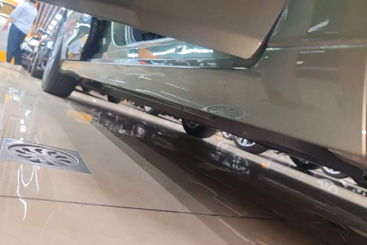 Used Lexus ES 2022 200 Excellence Edition Right Side Sill