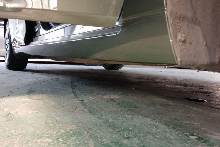 Used Lexus ES 2022 200 Excellence Edition Right Side Sill