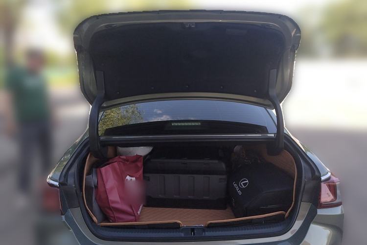 Used Lexus ES 2022 300h Excellence Edition Trunk