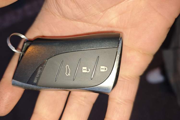 Used Lexus ES 2022 300h Deluxe Edition Vehicle Key