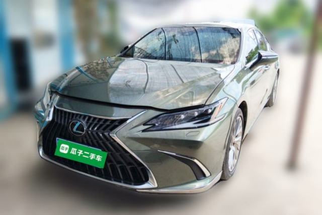 Lexus ES 2022 300h Executive Edition с пробегом