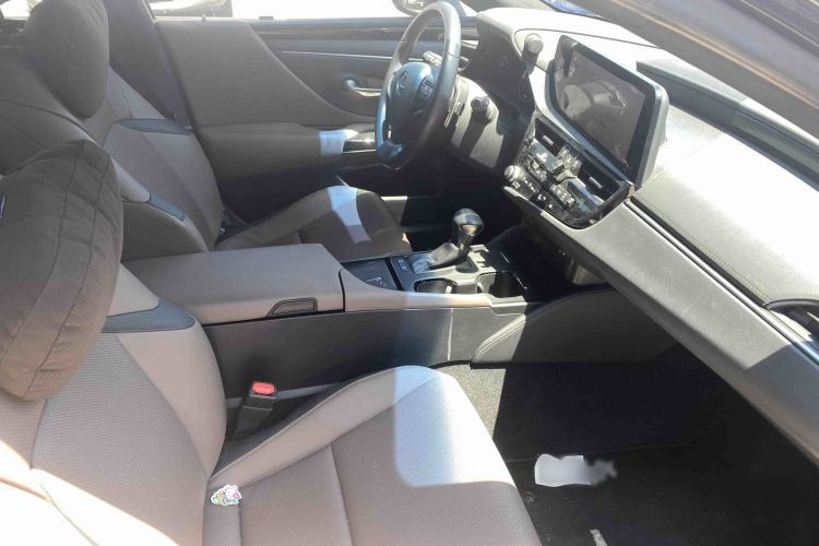 Used Lexus ES 2022 200 Excellence Edition Interior 1