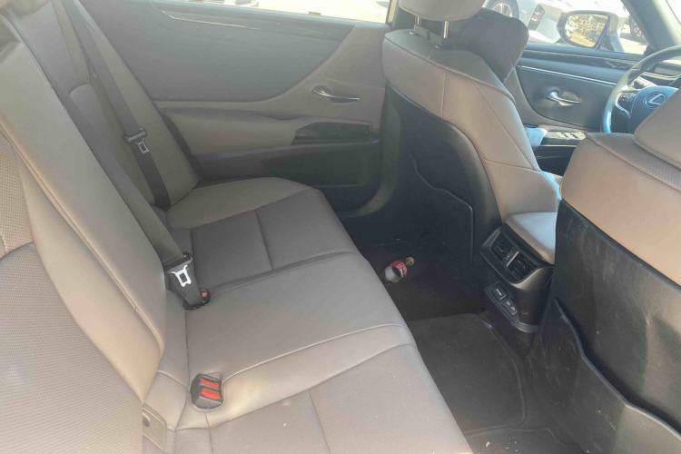 Used Lexus ES 2022 200 Excellence Edition Interior 2