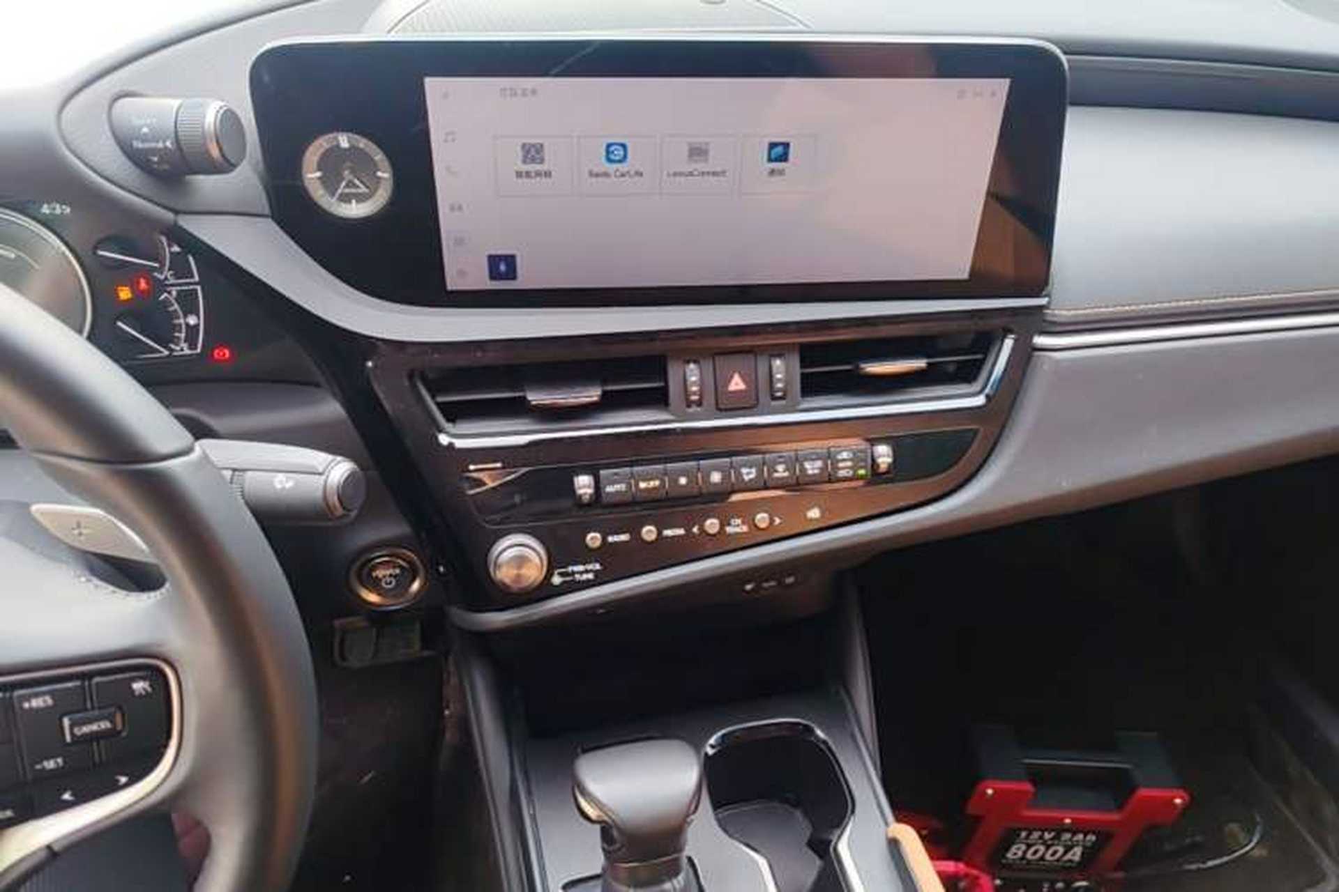 Used Lexus ES 2022 300h Deluxe Edition Audio And AC Panel