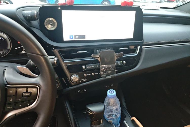 Used Lexus ES 2022 300h Excellence Edition Audio And AC Panel