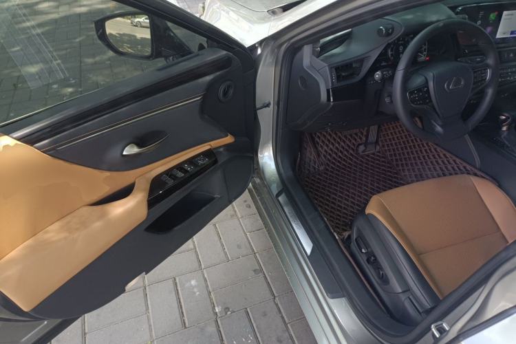 Used Lexus ES 2022 200 Excellence Edition Driver Seat