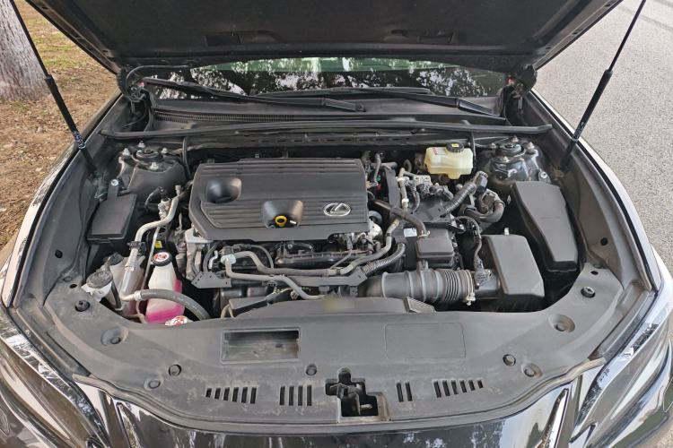 Used Lexus ES 2022 300h F SPORT Engine Bay