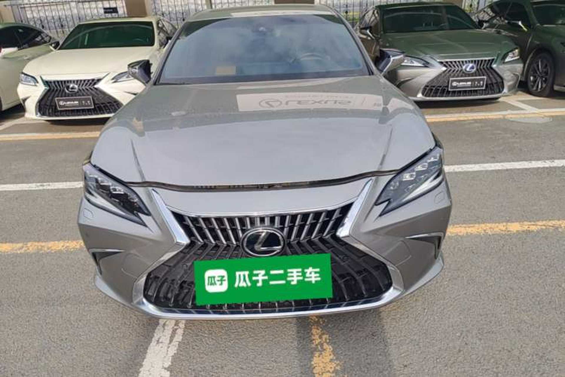 Used Lexus ES 2022 300h Deluxe Edition Front