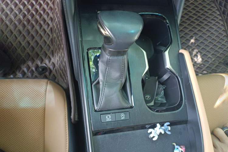Used Lexus ES 2022 200 Excellence Edition Gear Lever