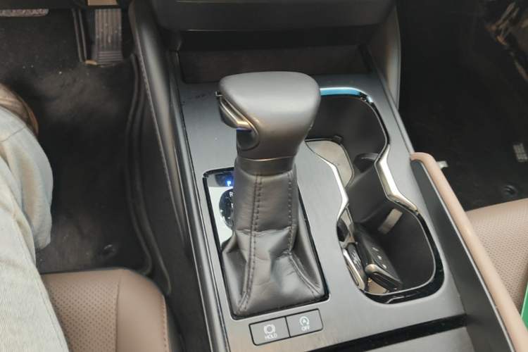 Used Lexus ES 2022 200 Excellence Edition Gear Lever