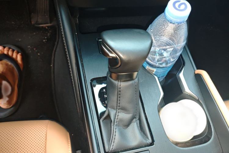 Used Lexus ES 2022 300h Excellence Edition Gear Lever