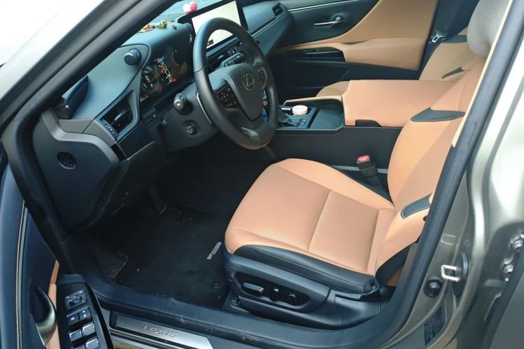 Used Lexus ES 2022 300h Excellence Edition Interior 3