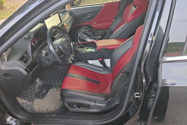 Used Lexus ES 2022 300h F SPORT Left Front Seat