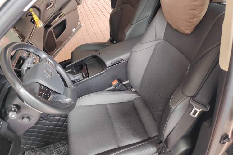 Used Lexus ES 2022 200 Luxury Edition Left Front Seat