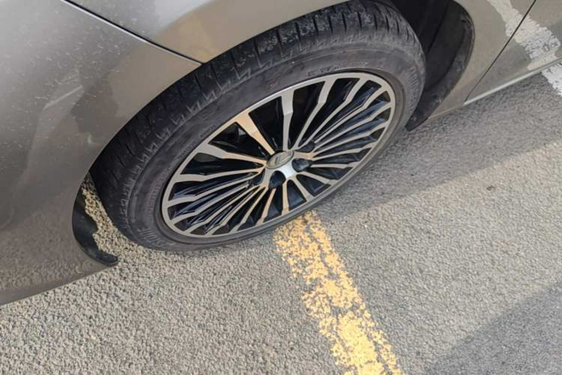 Used Lexus ES 2022 300h Deluxe Edition Left Front Wheel Hub