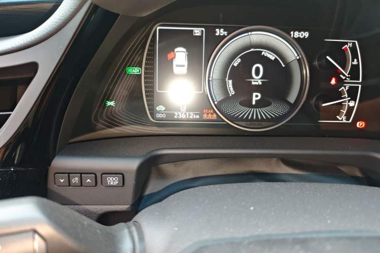 Used Lexus ES 2022 300h Excellence Edition Odometer Close Up