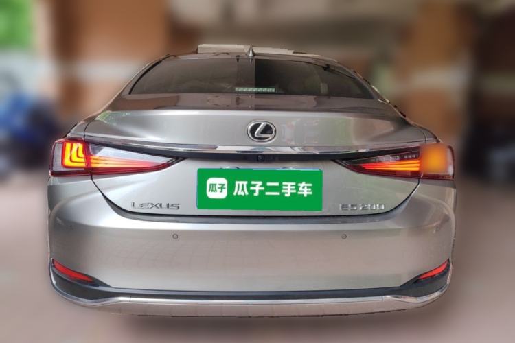 Used Lexus ES 2022 200 Luxury Edition Rear