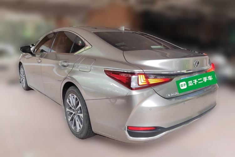 Used Lexus ES 2022 200 Luxury Edition Rear Left 45 Deg