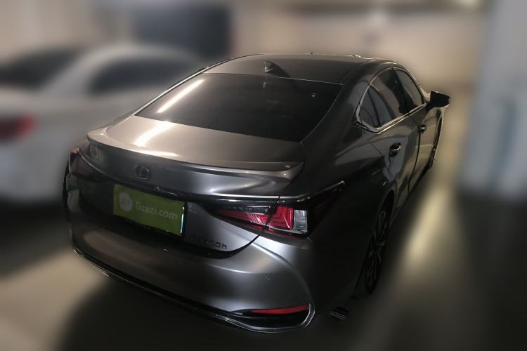 Used Lexus ES 2022 300h Excellence Edition Rear Right 45 Deg