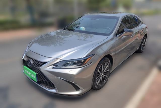 Used Lexus ES 2022 300h Deluxe Edition