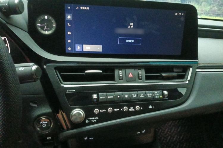 Used Lexus ES 2022 300h Excellence Edition Audio And AC Panel