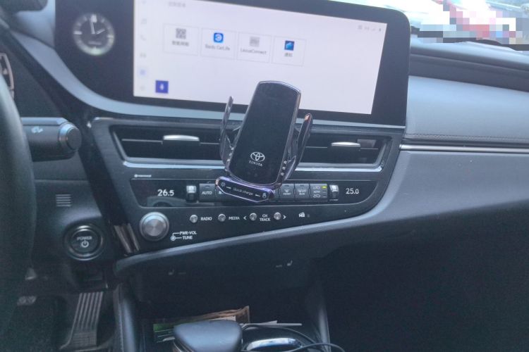 Used Lexus ES 2022 300h Excellence Edition Audio And AC Panel