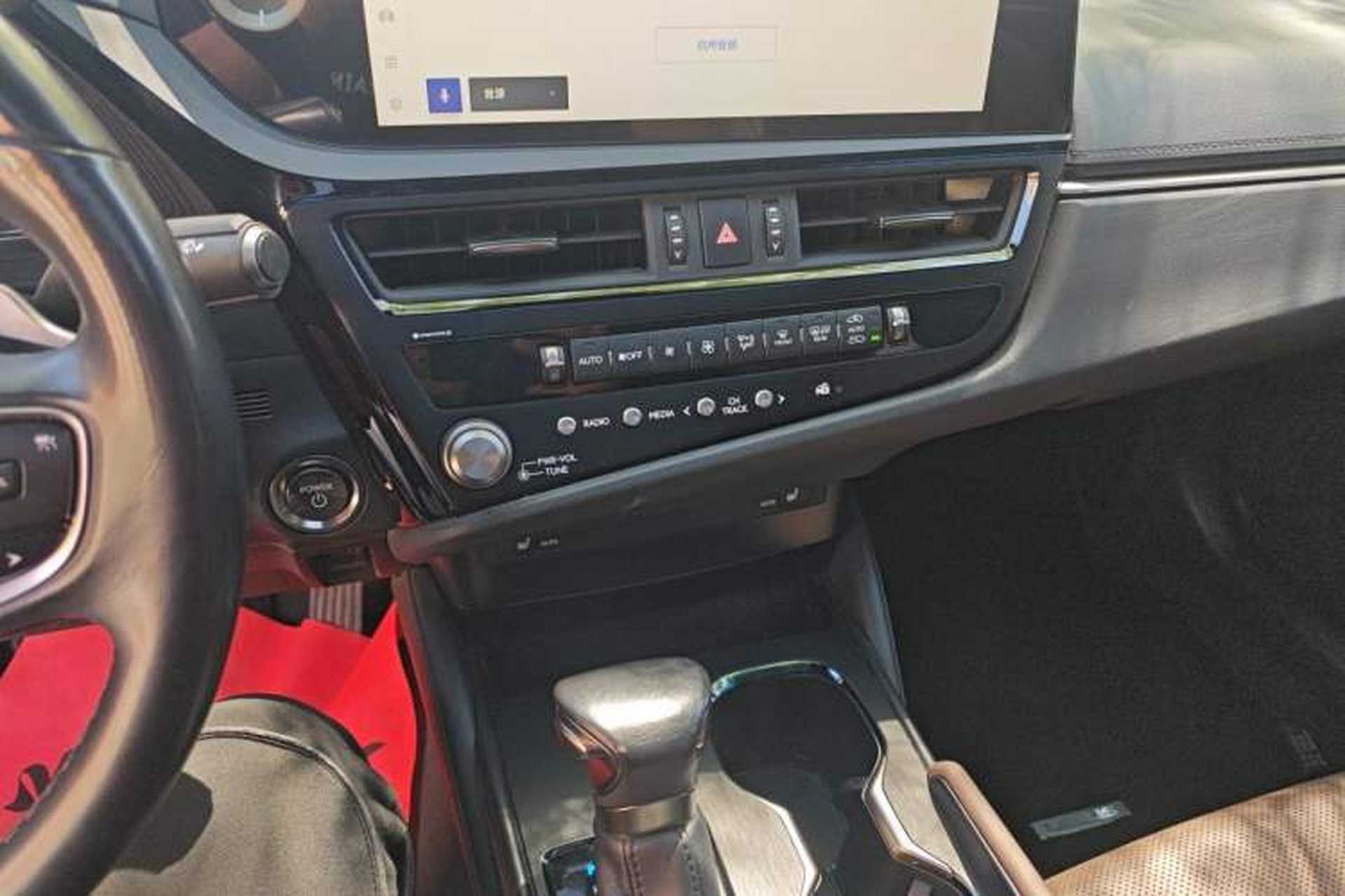 Used Lexus ES 2022 300h Excellence Edition Audio And AC Panel