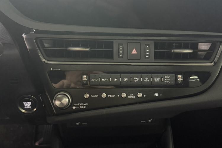 Used Lexus ES 2022 200 Excellence Edition Audio And AC Panel