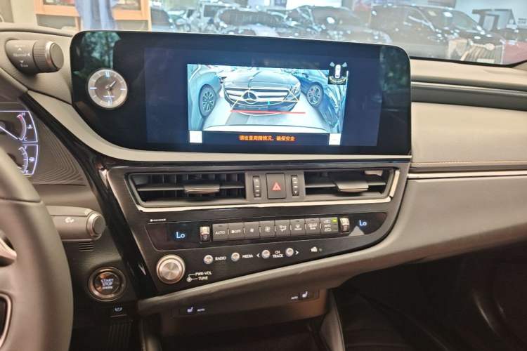 Used Lexus ES 2022 200 Excellence Edition Audio And AC Panel