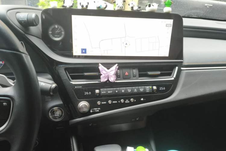 Used Lexus ES 2022 200 Excellence Edition Audio And AC Panel