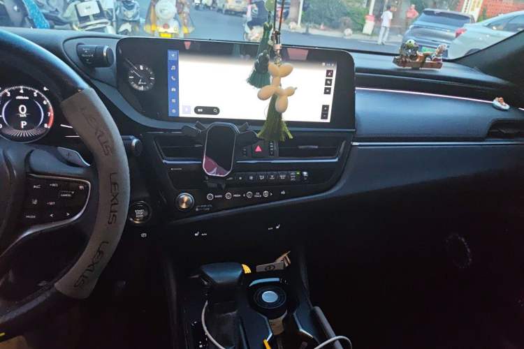 Used Lexus ES 2022 200 Excellence Edition Audio And AC Panel