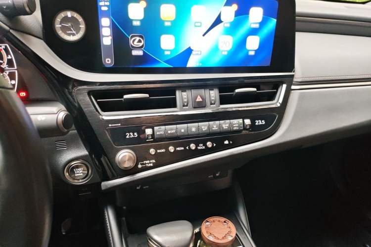 Used Lexus ES 2022 200 Excellence Edition Audio And AC Panel