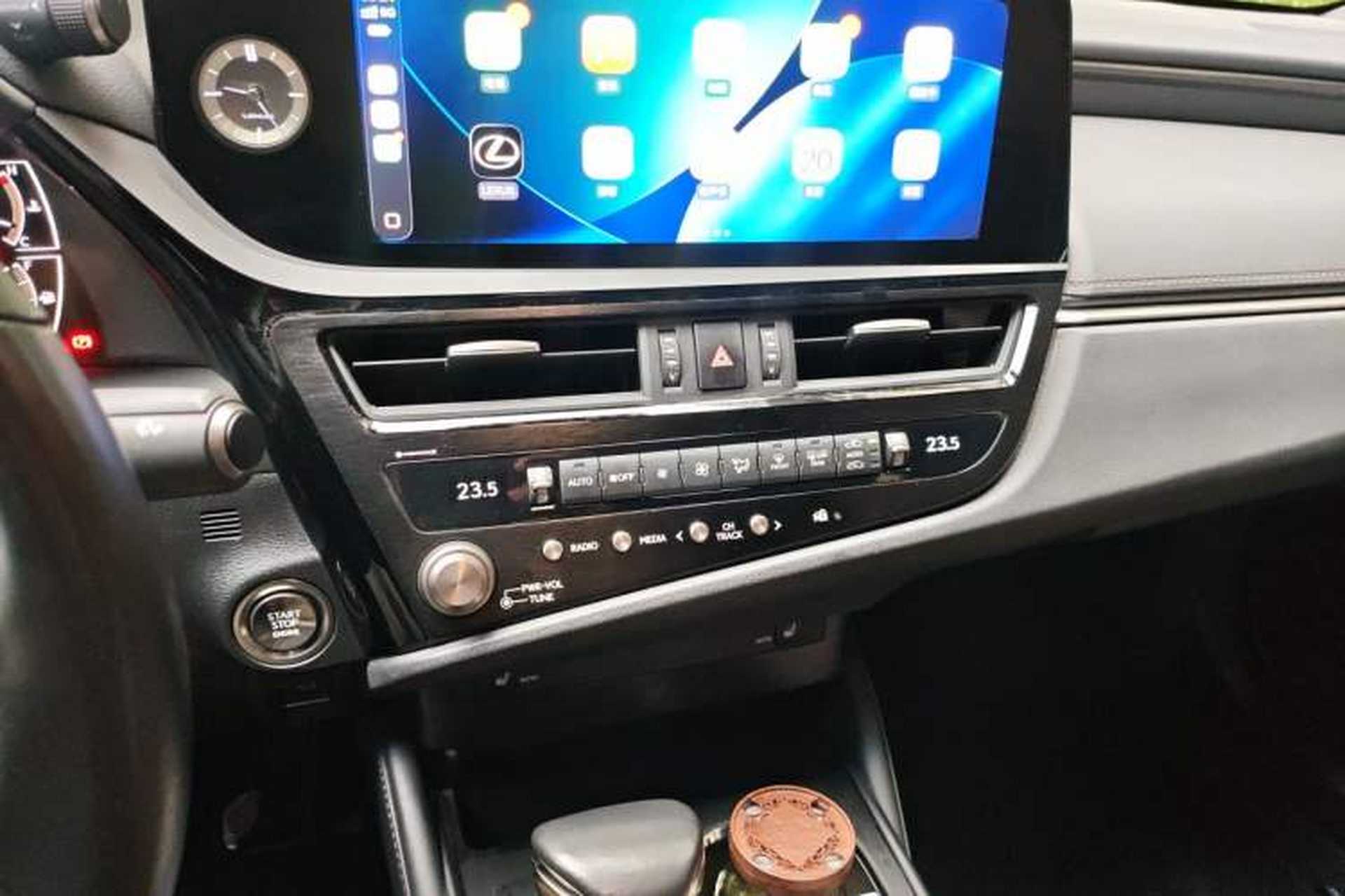 Used Lexus ES 2022 200 Excellence Edition Audio And AC Panel