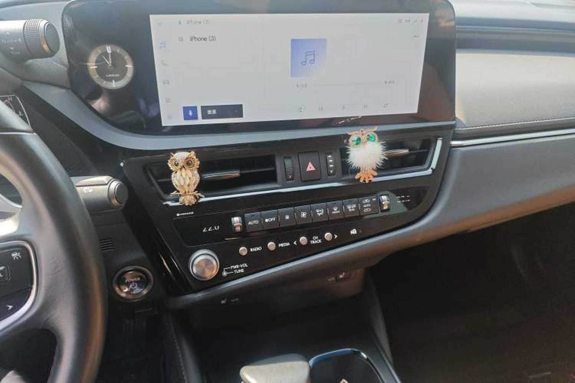 Used Lexus ES 2022 300h Excellence Edition Audio And AC Panel