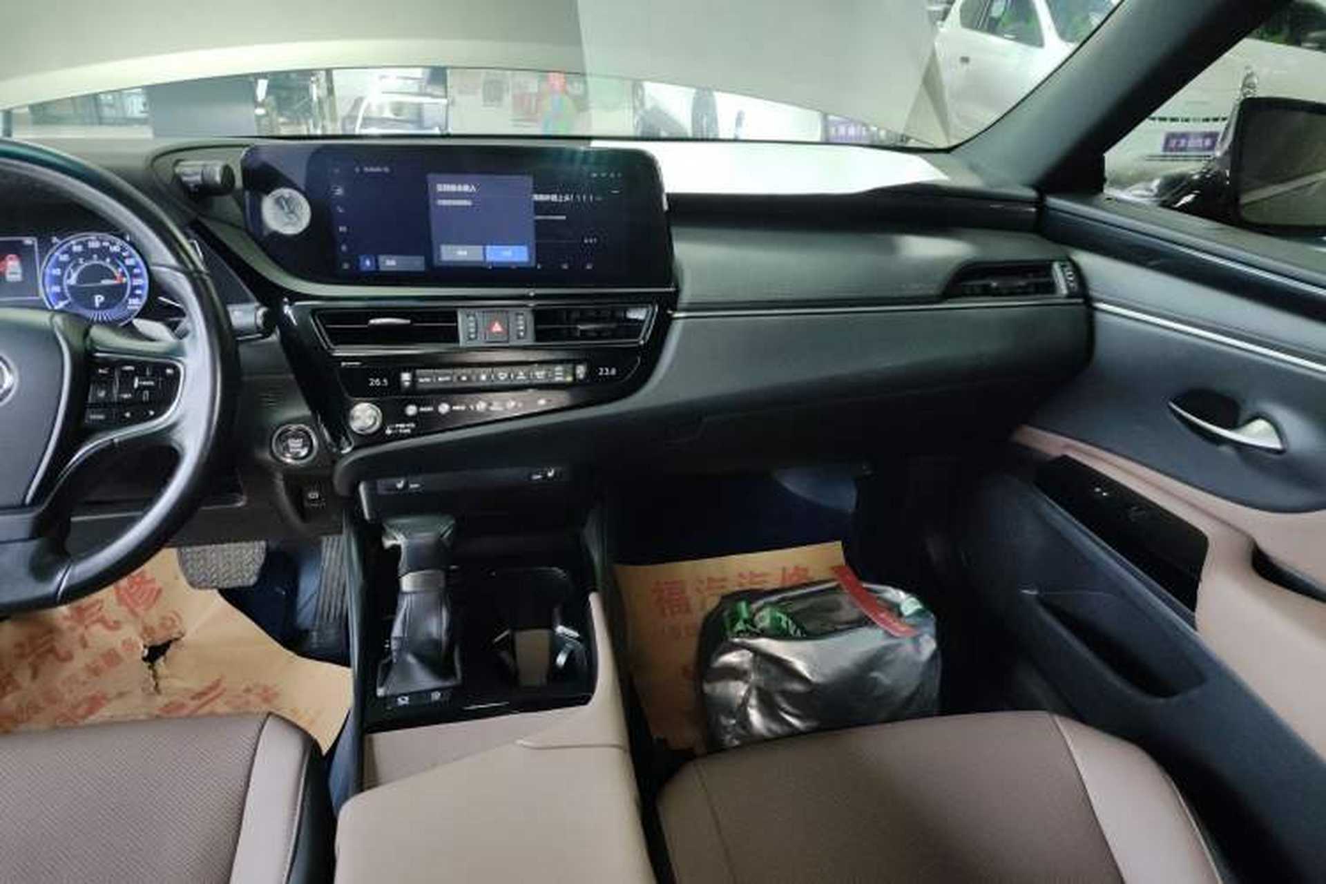 Used Lexus ES 2022 200 Excellence Edition Audio And AC Panel