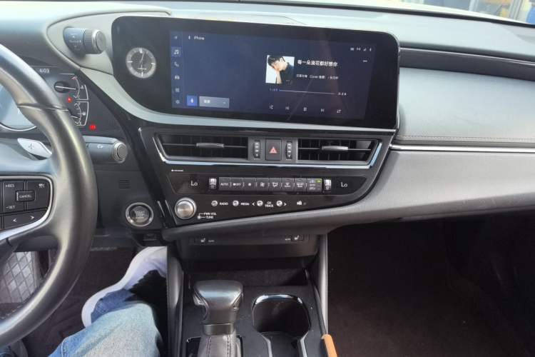 Used Lexus ES 2022 200 Excellence Edition Audio And AC Panel