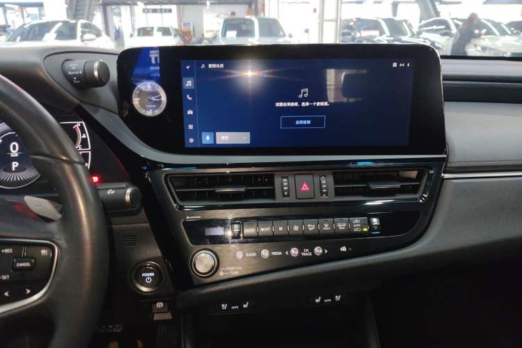 Used Lexus ES 2022 300h Deluxe Edition Audio And AC Panel