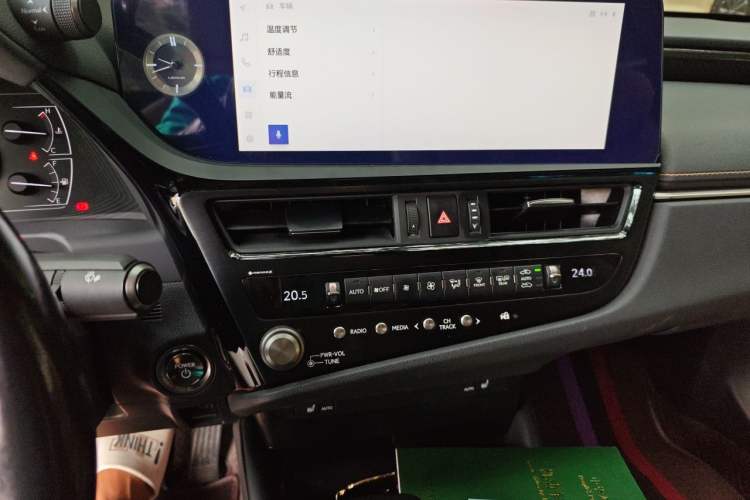 Used Lexus ES 2022 300h Excellence Edition Audio And AC Panel