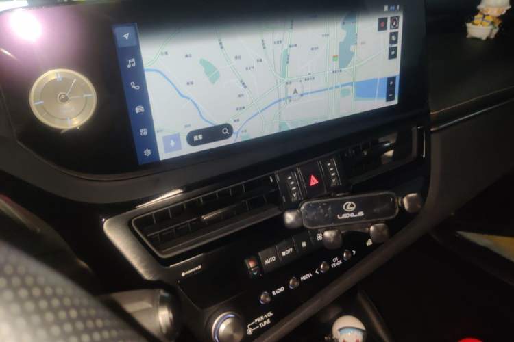 Used Lexus ES 2022 300h Excellence Edition Audio And AC Panel