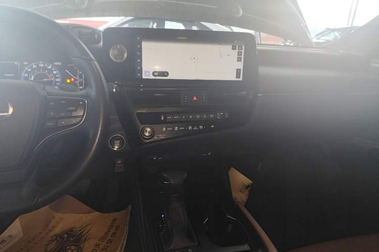 Used Lexus ES 2022 200 Excellence Edition Audio And AC Panel