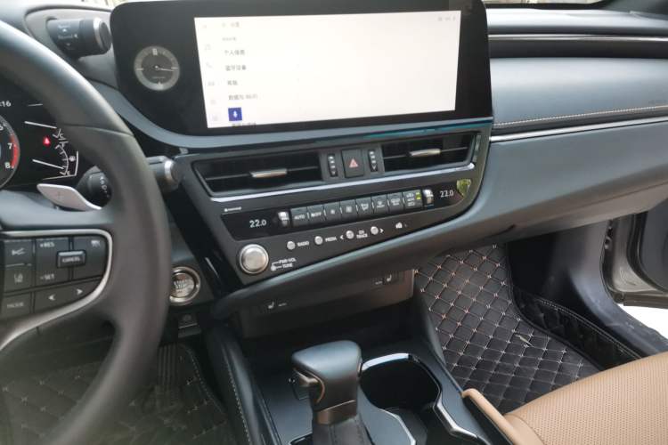 Used Lexus ES 2022 200 Excellence Edition Audio And AC Panel