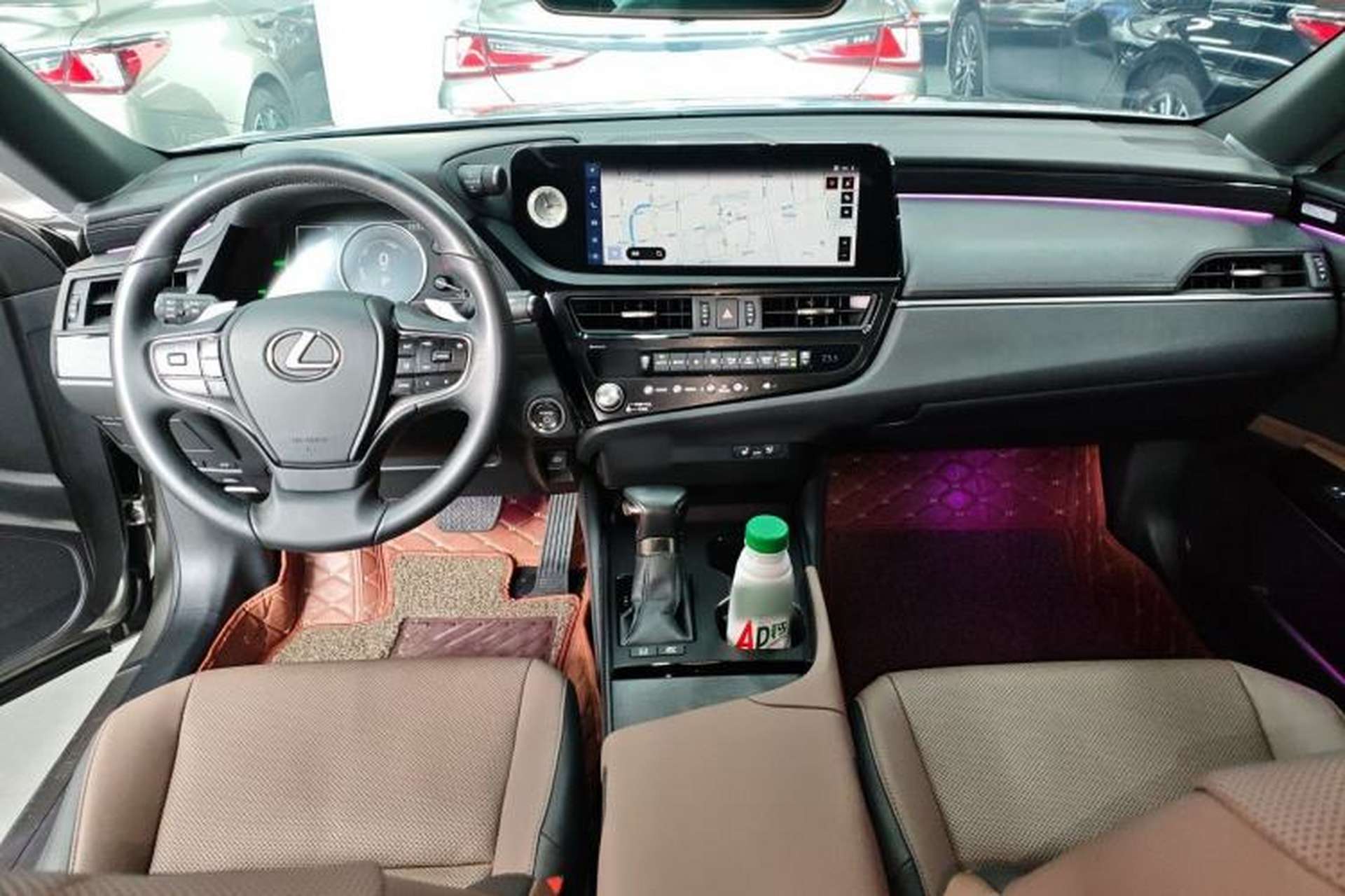 Used Lexus ES 2022 300h Deluxe Edition Center Console