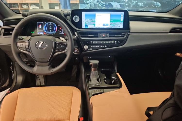 Used Lexus ES 2022 200 Excellence Edition Center Console