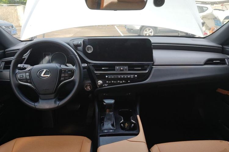 Used Lexus ES 2022 200 Excellence Edition Center Console